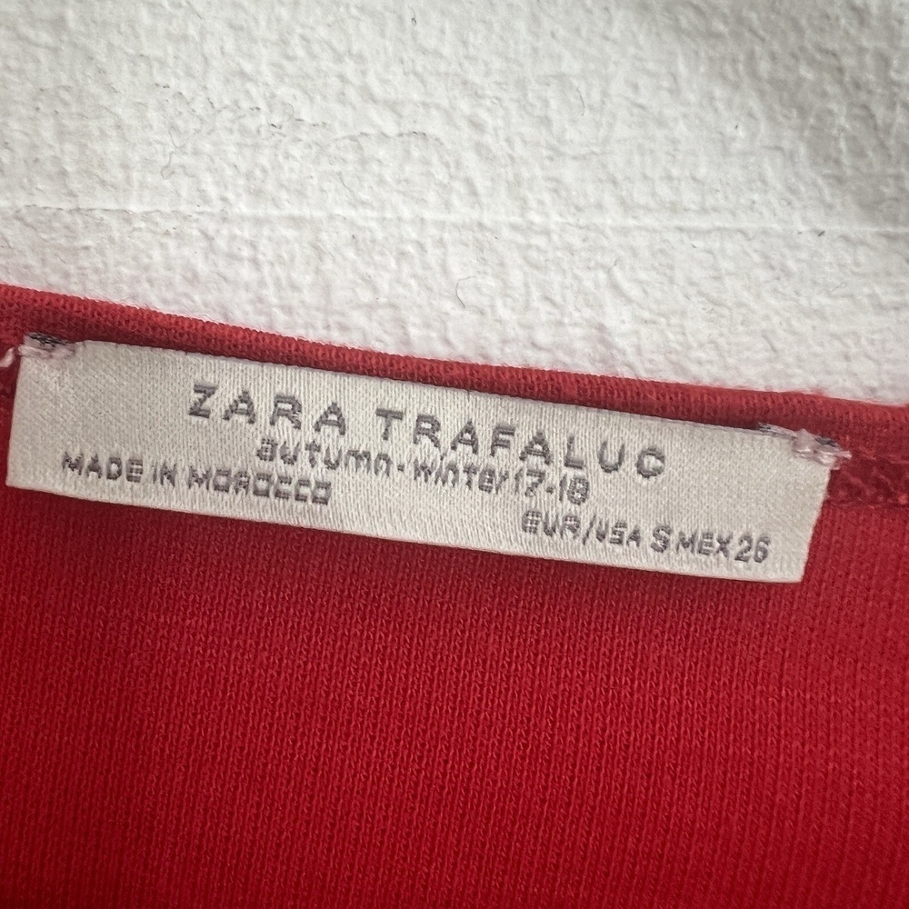 NEW Zara Red Ruffle Shoulder Top 3/4 Sleeve Red Minimalist Size Small - Picture 6 of 7
